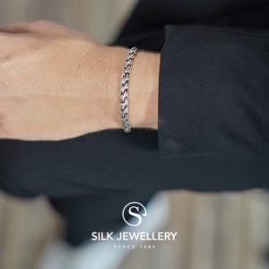 147 Silk armband