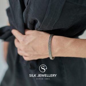 153 Silk armband