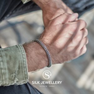 164 Silk armband
