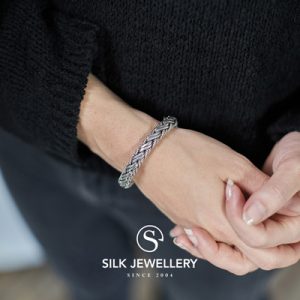 176 Silk armband