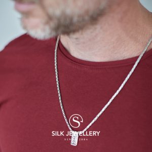 180 Silk collier met hanger