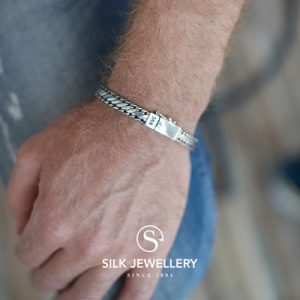 195 Silk armband