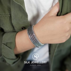 233 Silk armband