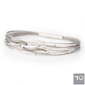 T0887 Sonic Black Yo Design Armband
