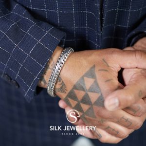 371 Silk armband