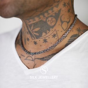 378 Silk collier