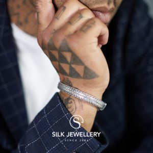 390 Silk armband