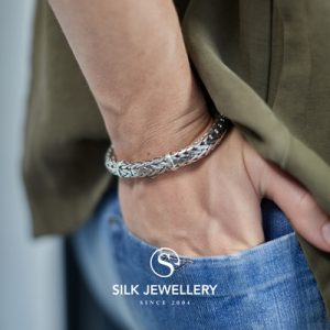424 Silk armband