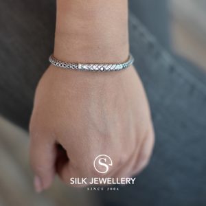 428 Silk armband