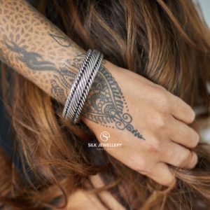 733 Silk armband