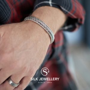 738 Silk armband
