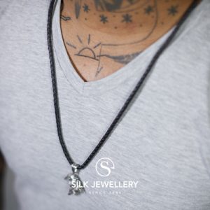 820BLK Silk collier