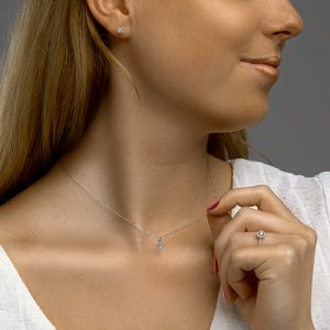 041-05446K Oorstekers rond Diamant